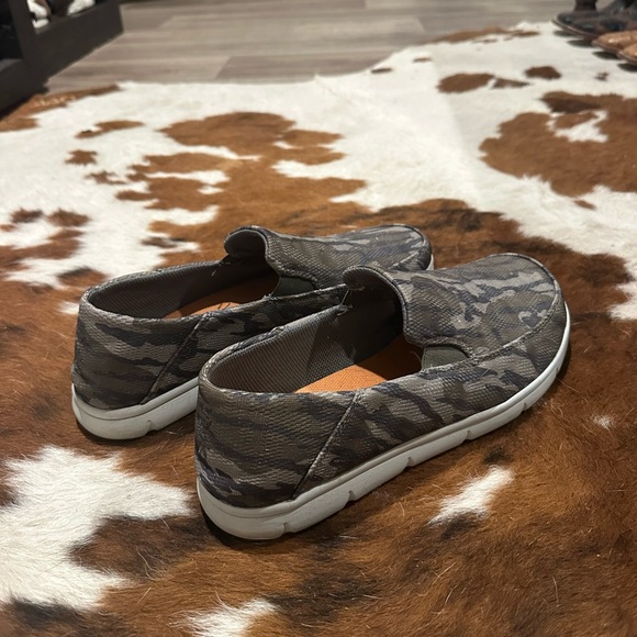 Men’s huk bottomland camo slip ons - Picture 2 of 4